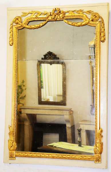 schön gearbeiteter spiegel aus dem 19. jahrhundert