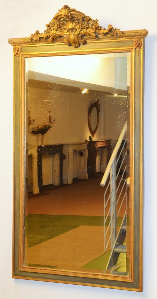 schöner goldener spiegel aus dem 19. jahrhundert