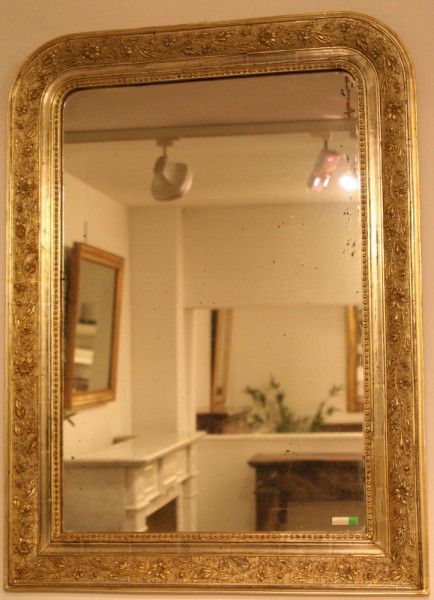  fein gearbeiteter, goldener spiegel aus dem 19. jahrhundert